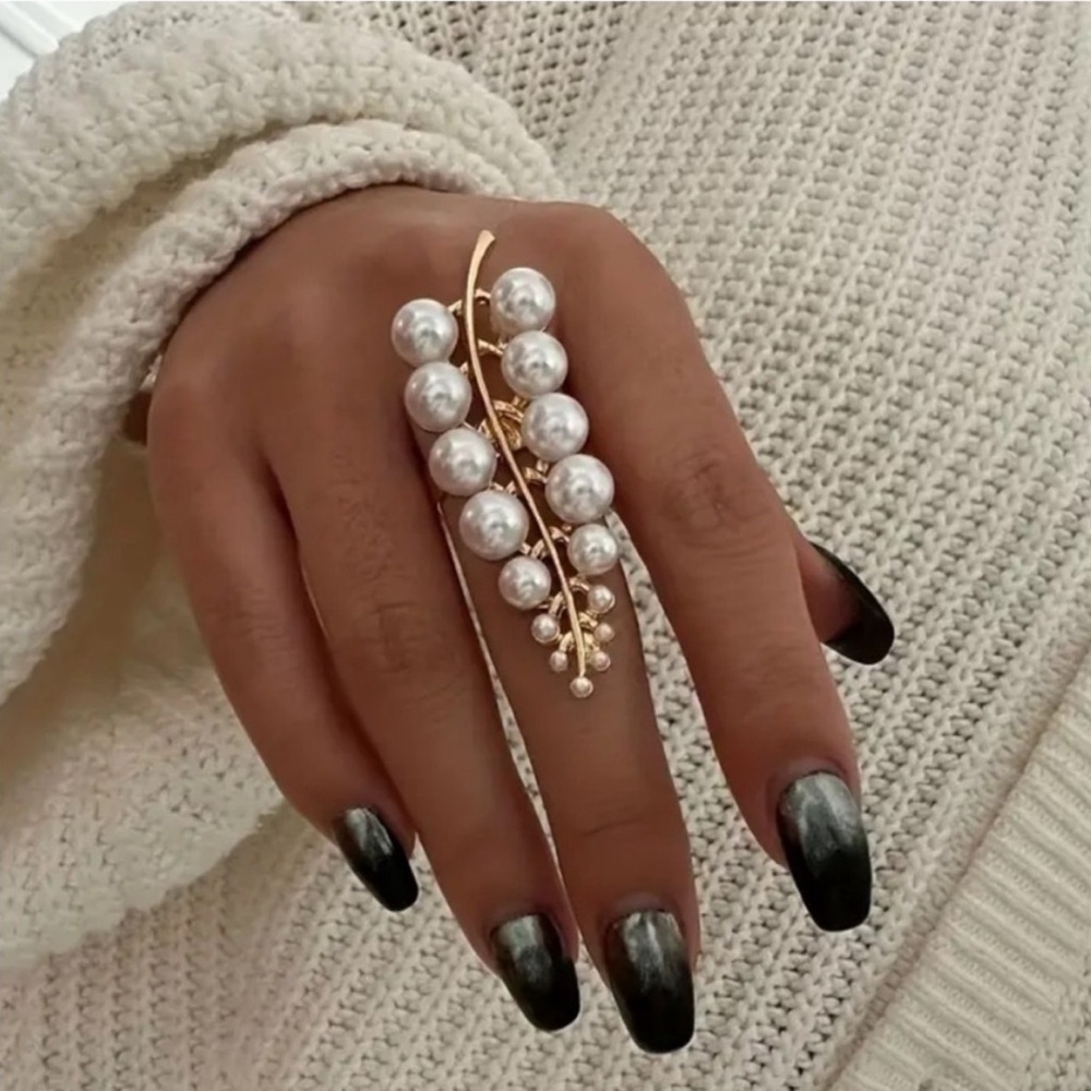 Baroque Pearl Sculptural Leaf Ring